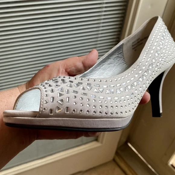 Kelly & Kate Gray Jeweled Platform Peetoe Pumps - Picture 7 of 12